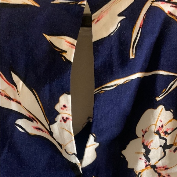 Verse Women's Floral Navy Top size L - Picture 7 of 8
